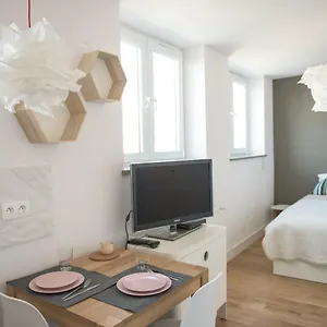 Apartment Willow Pillow Nowowiejska, Warsaw